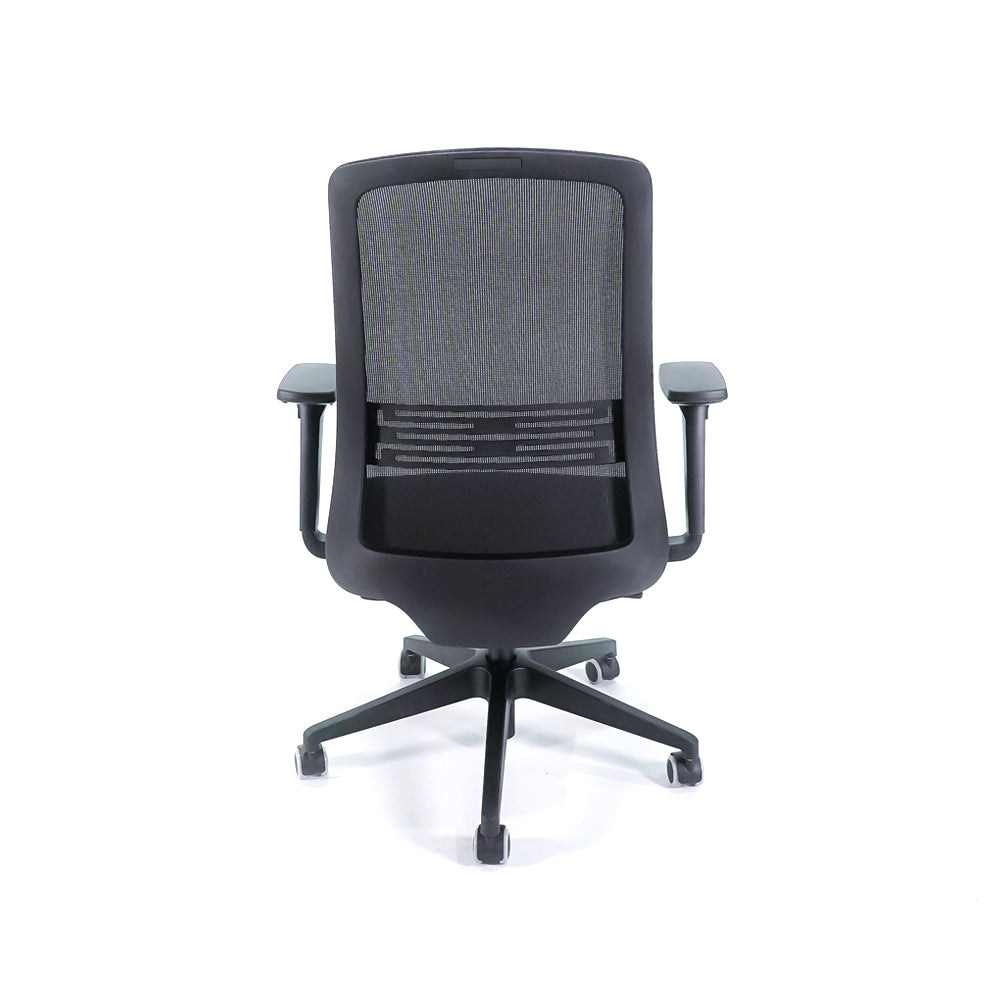 Silla GÜD Executive Black. Base Plástica negra